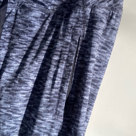 Lululemon Runderful Pants - Picture 9 of 15